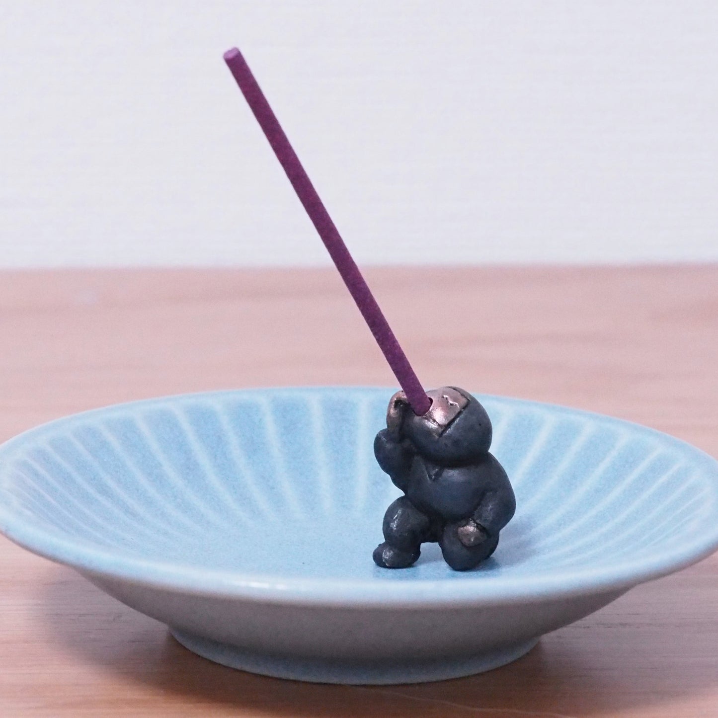 お香立て　忍者（水遁の術）